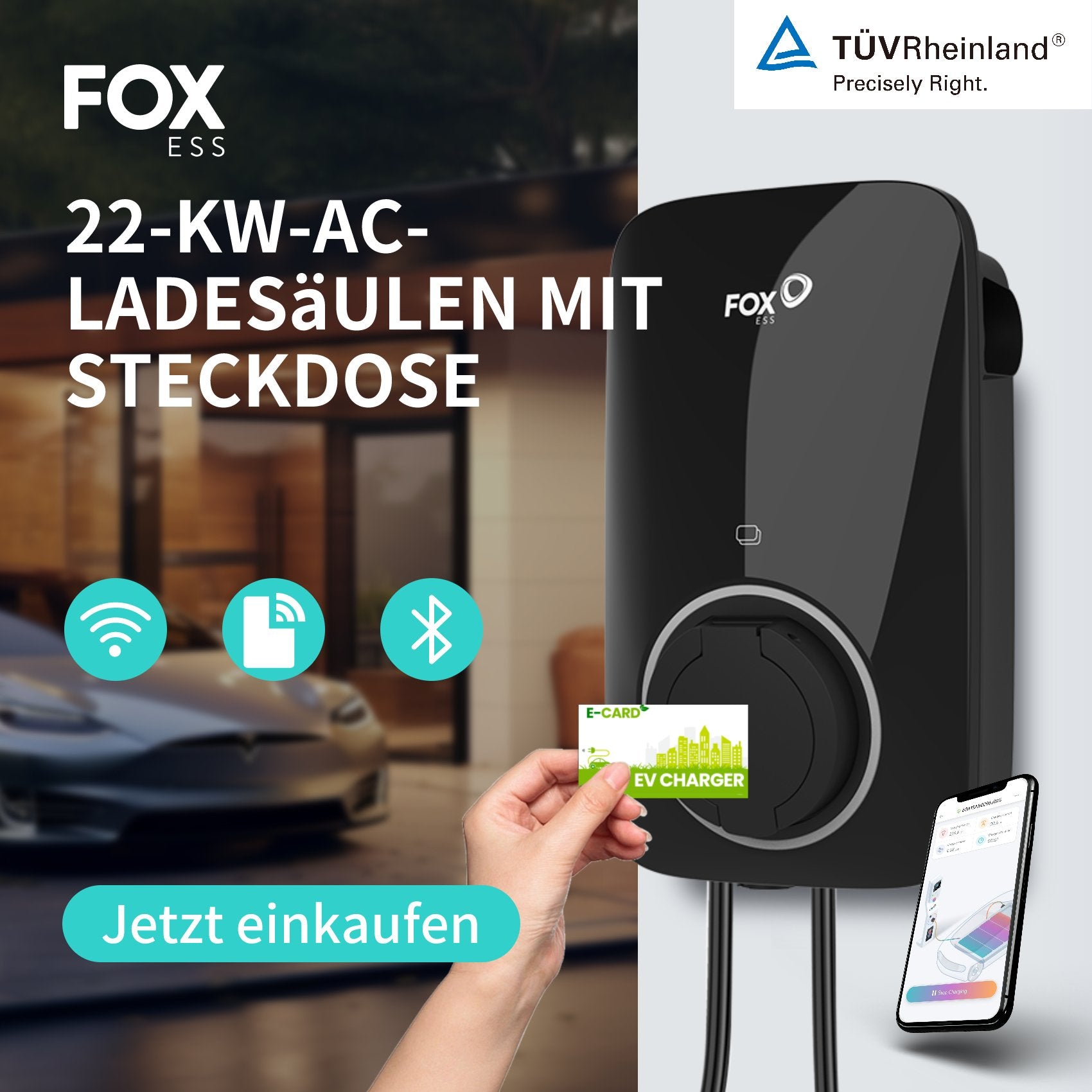 Vor einem Outdoor-Hintergrund steuert ein Benutzer mit seinem Smartphone und einer RFID-Karte die schwarze FoxESS 22kW Wallbox-Ladestation, um sein Auto effizient aufzuladen. Diese Wallbox bietet 22kW Ladeleistung, eine Steckdose, unterstützt Wifi und Bluetooth und ist TÜV Rheinland-zertifiziert für „Präzision bis ins Detail“